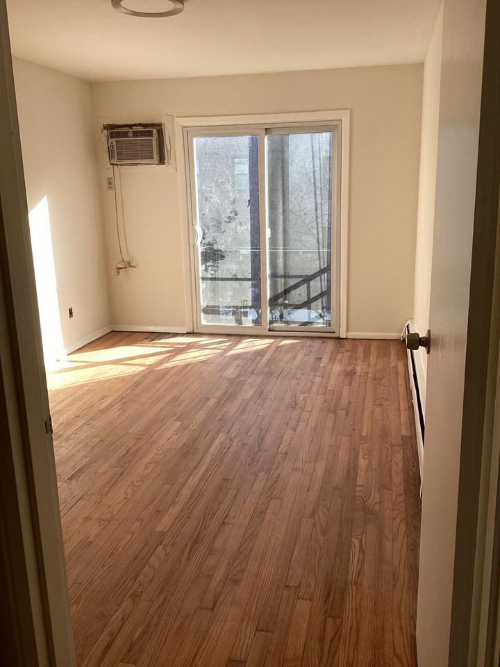 99 Ferry St #FL3 - Photo 3 of 10