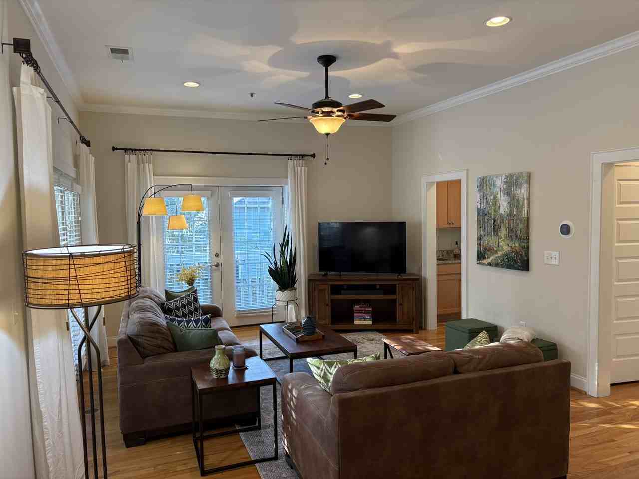 2248 Lyndhurst Ave - Photo 6 of 24