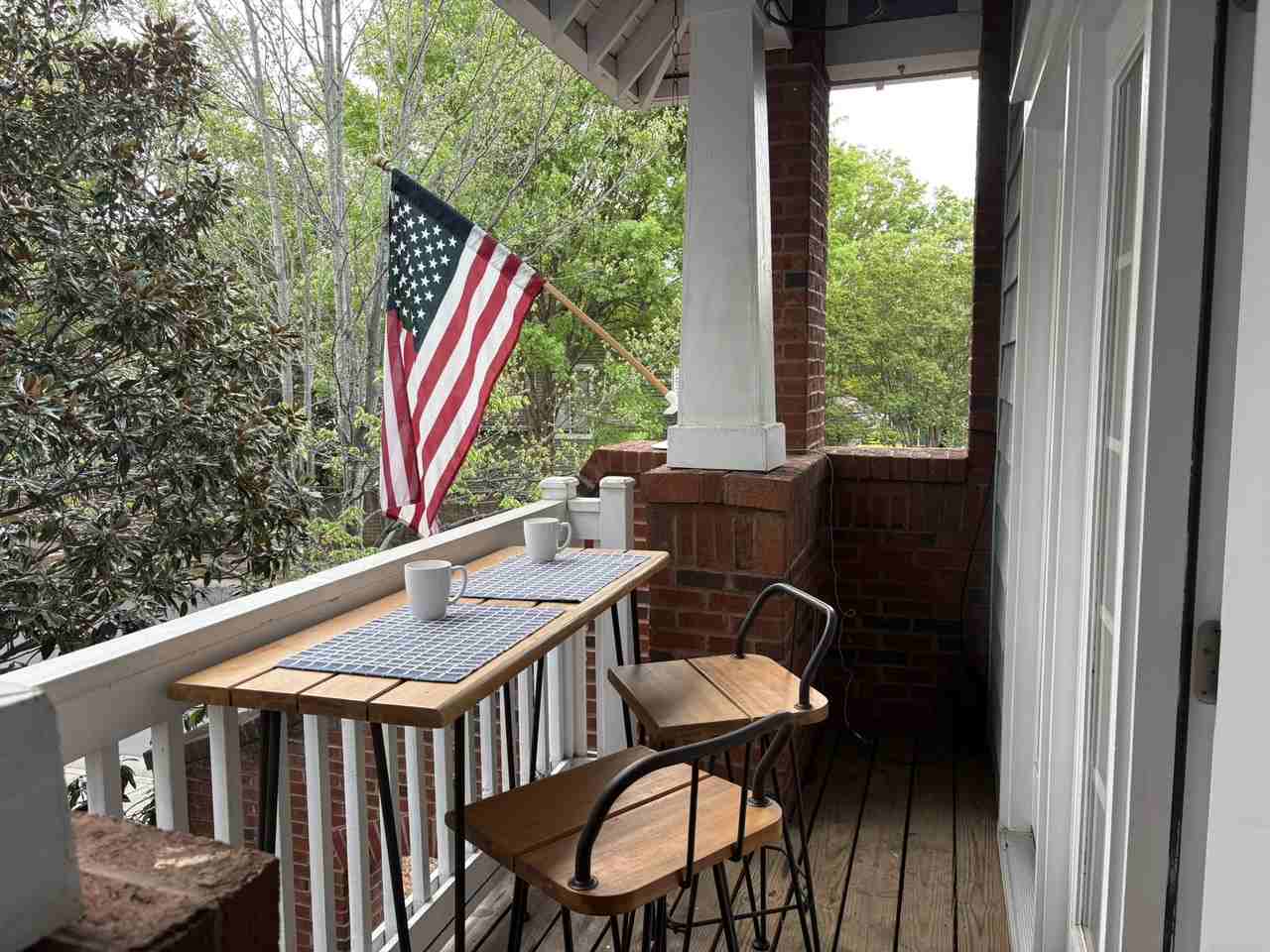 2248 Lyndhurst Ave - Photo 7 of 24