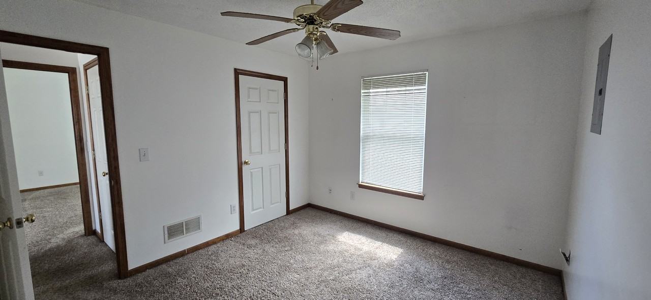 317 Sw Blue Branch Ct #317 - Photo 5 of 12