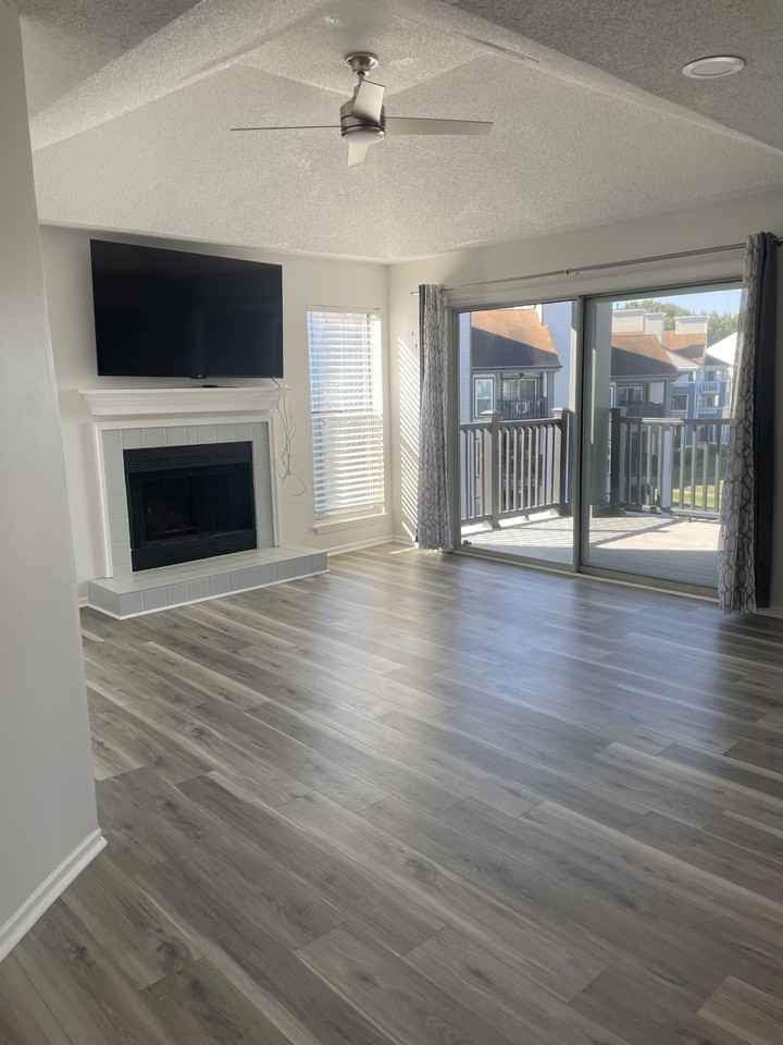 18865 Vineyard Point Ln #33 - Photo 4 of 29