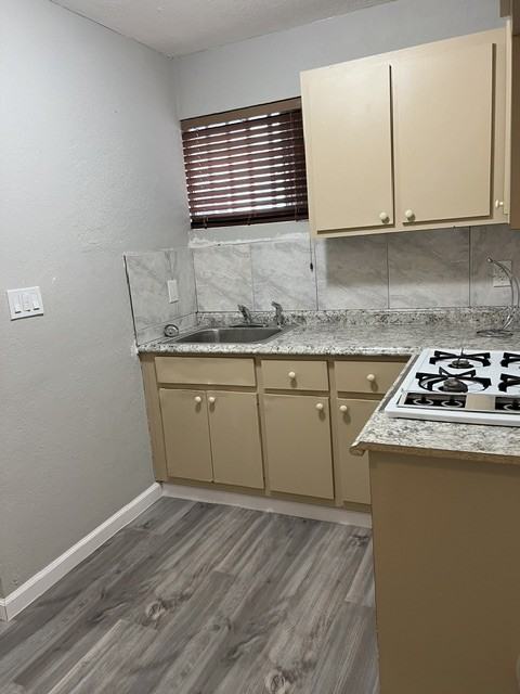 1099 W 60th St #1099A - Photo 2 of 7