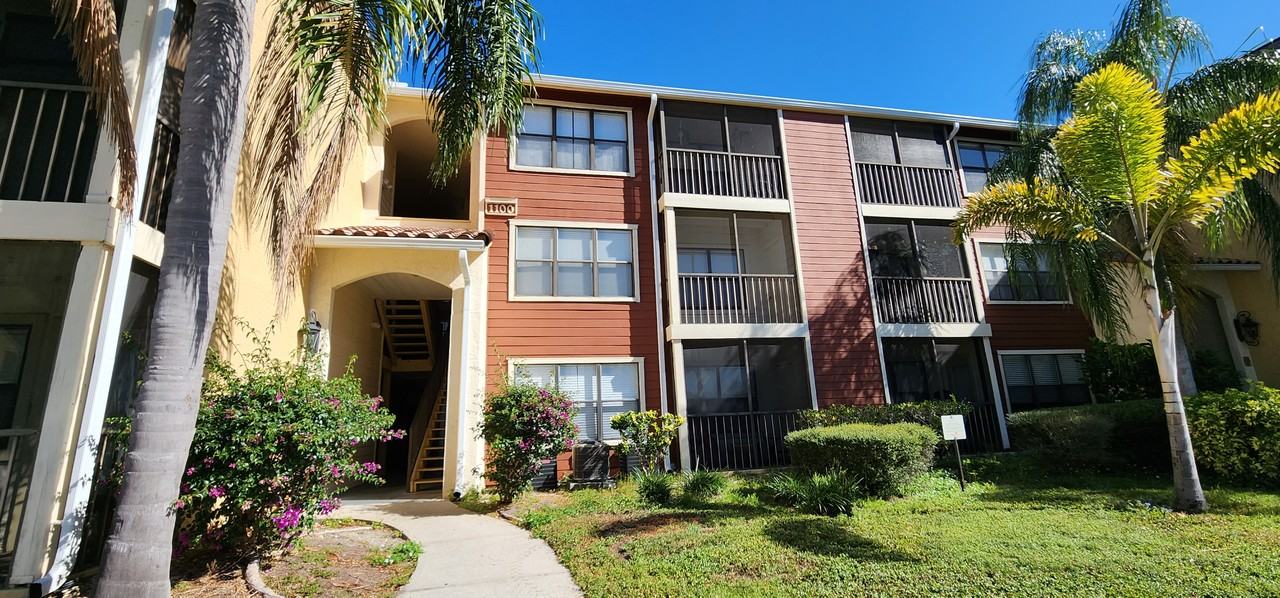 11901 4th St N #11203 - Photo 2 of 25