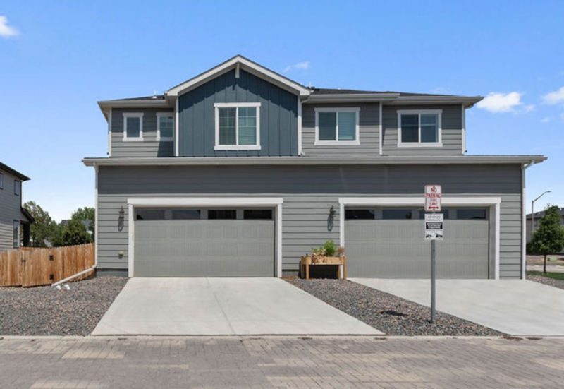 1209 Bon Homme Richard Dr - Photo 2 of 20