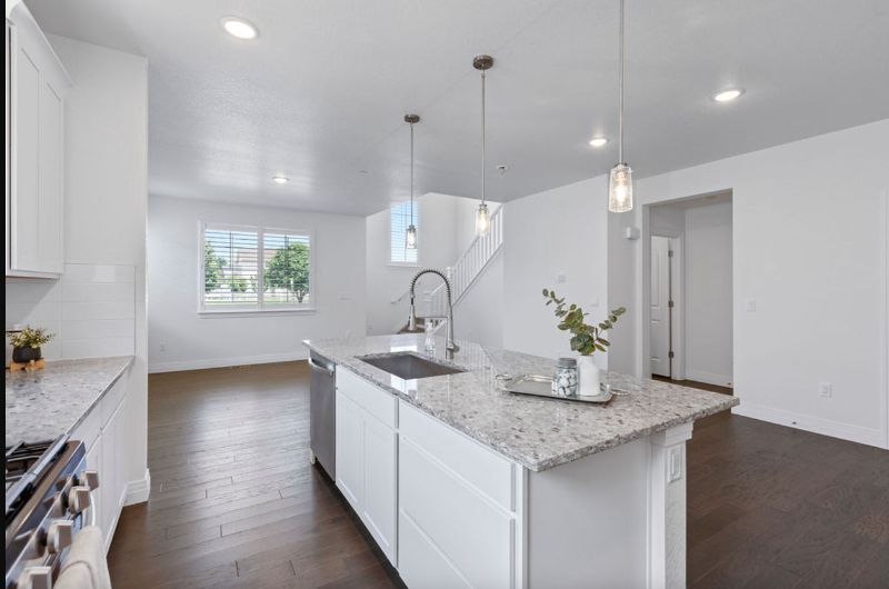 1209 Bon Homme Richard Dr - Photo 5 of 20