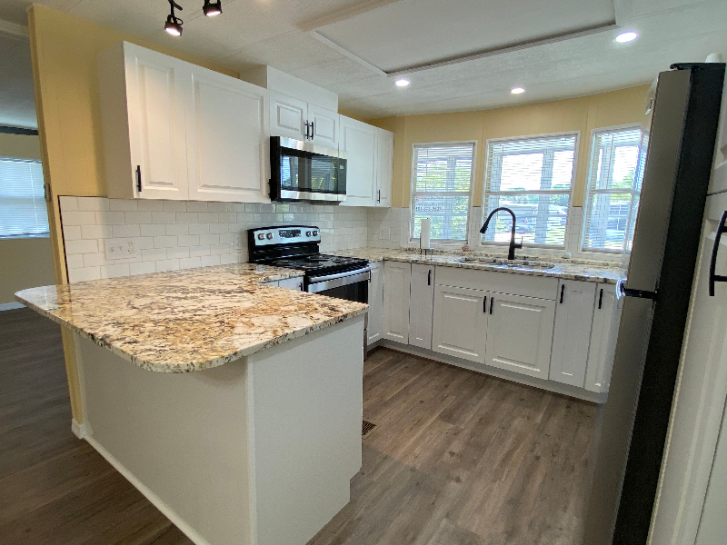 144 Stuart Cir - Photo 4 of 27