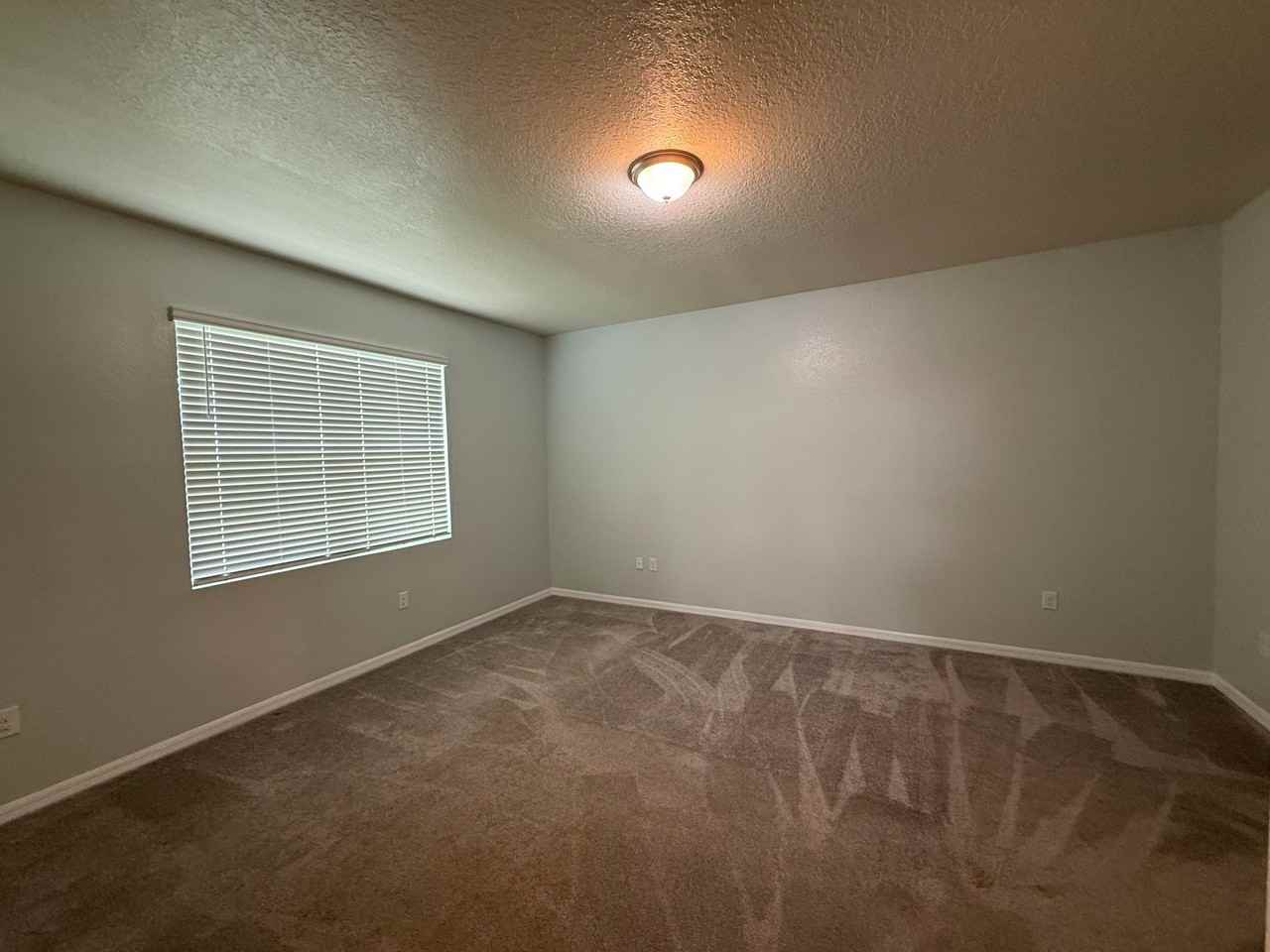 12374 Eastpointe Dr - Photo 6 of 11