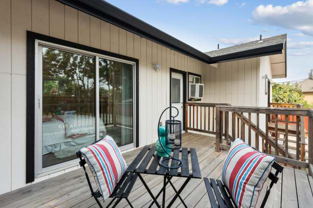 430 Jerome St - Photo 3 of 8