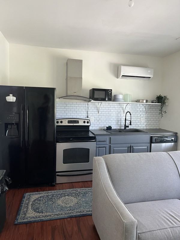 2410 24th And Perry Street - Photo 3 of 22