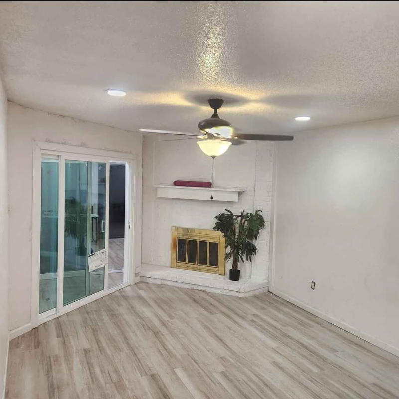 1533 Bosque Dr - Photo 2 of 6