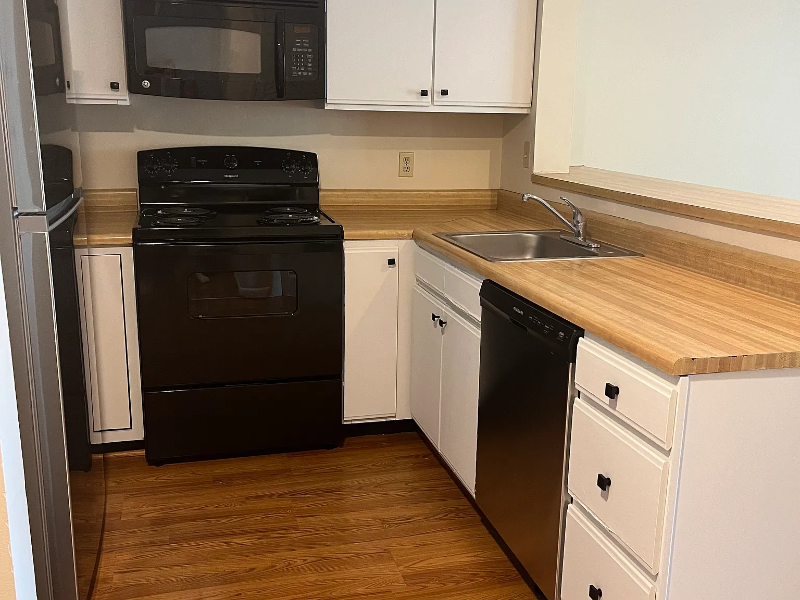 1348 Hunters Rd #D - Photo 4 of 20