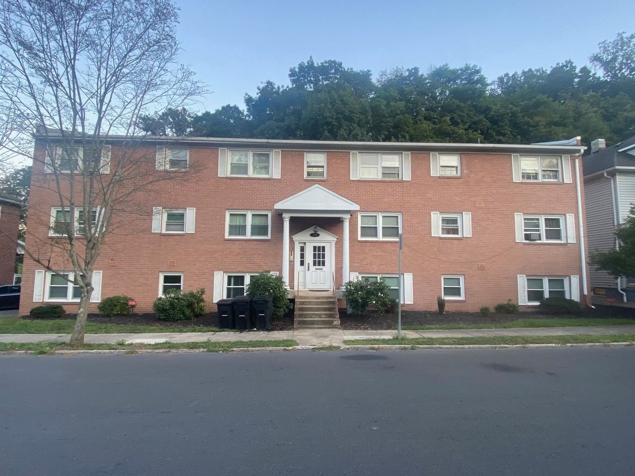 700 Fayette St #4 - Photo 2 of 3