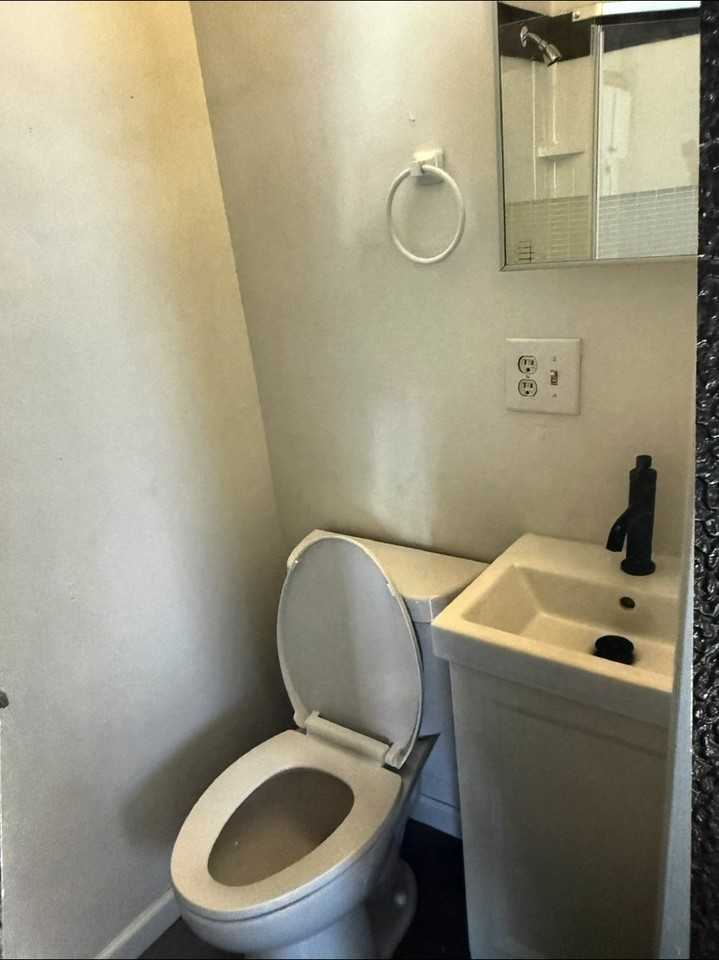 123 E Church St - Photo 4 of 4