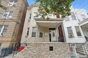 featured image of 1 New York Ave #1