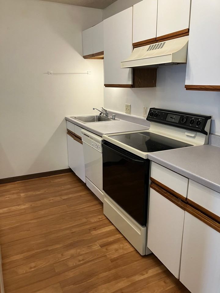 803 Roundhouse Addn, #803-106 - Photo 2 of 12