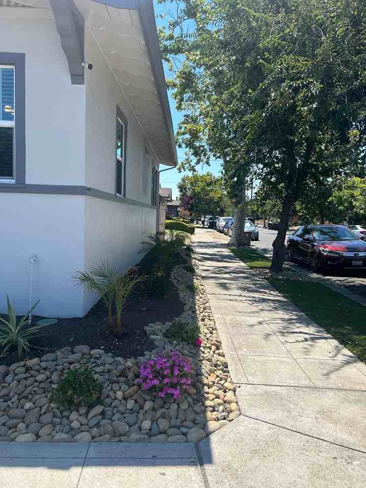 1845 N Center St - Photo 5 of 10