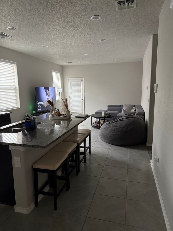 1987 Tesoro Loop Nw - Photo 2 of 7