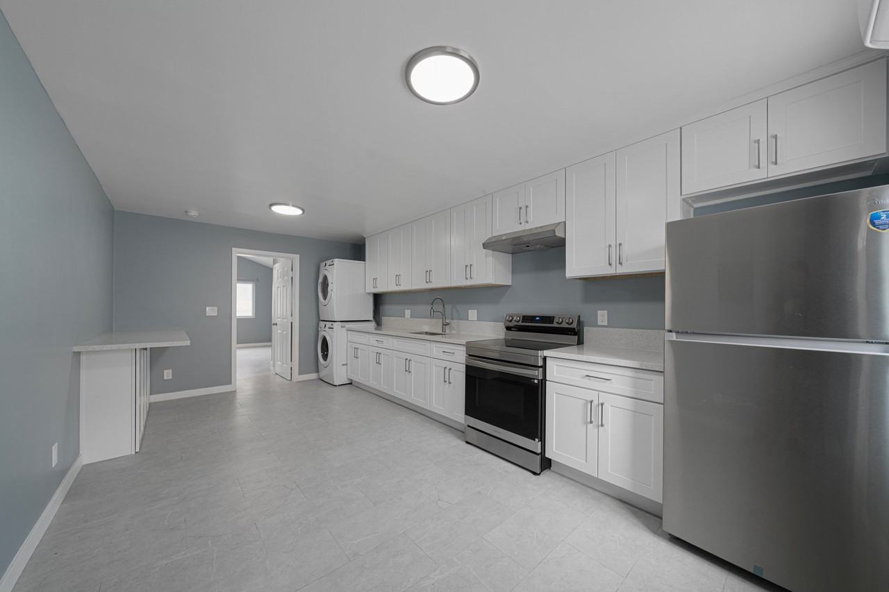 808 Saint Louis Ave - Photo 3 of 17