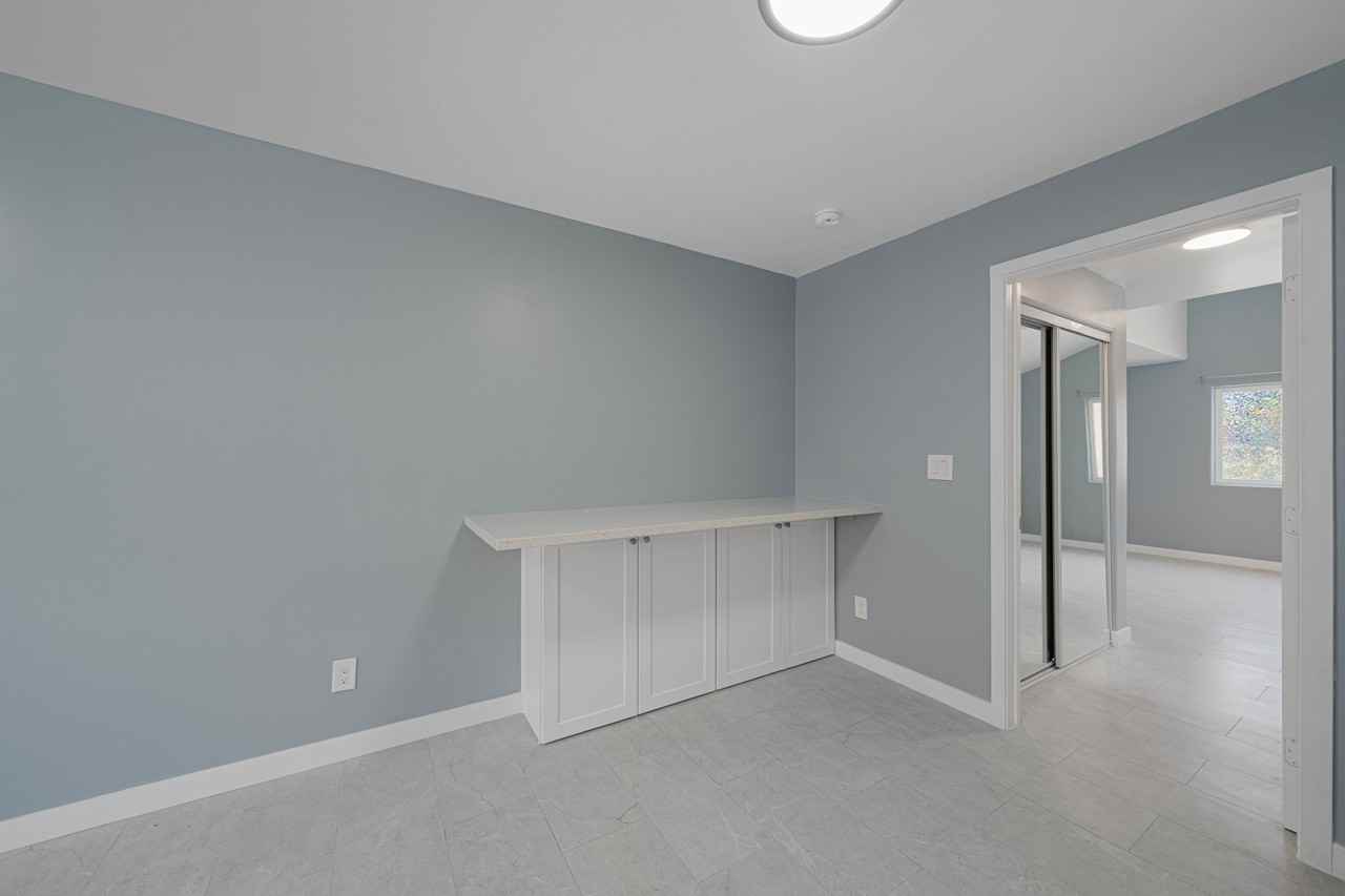 808 Saint Louis Ave - Photo 4 of 17