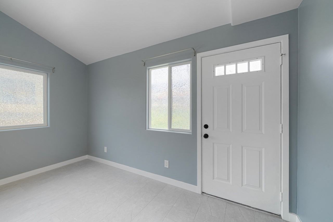 808 Saint Louis Ave - Photo 5 of 17