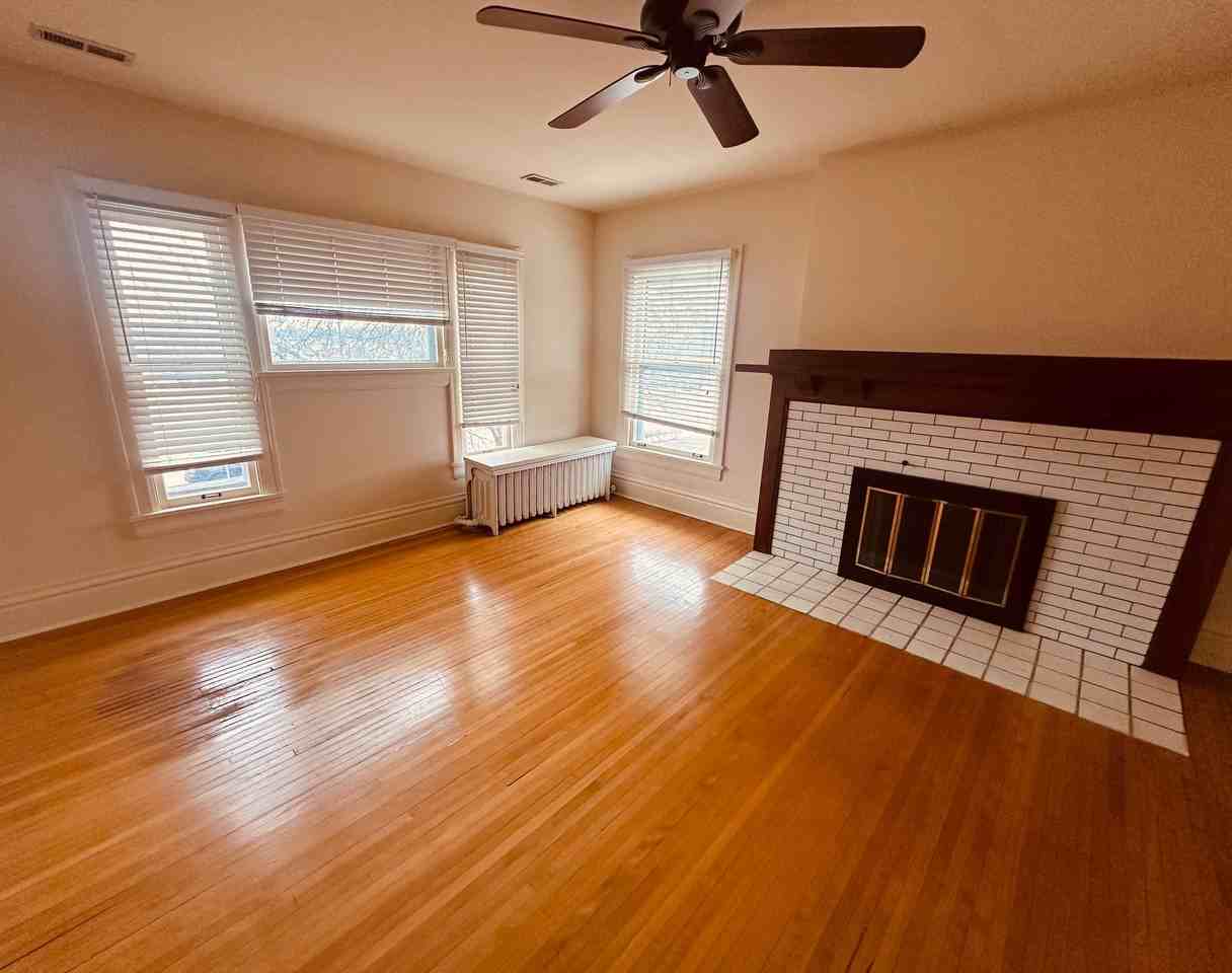 113 N Batavia Ave #1-2 - Photo 2 of 10