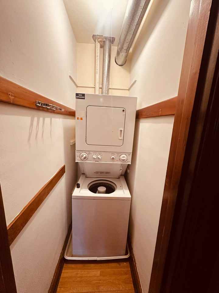 113 N Batavia Ave #1-2 - Photo 4 of 10