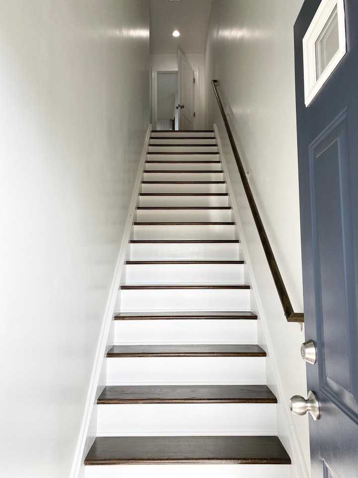 61 Chesntut St #2 - Photo 3 of 19