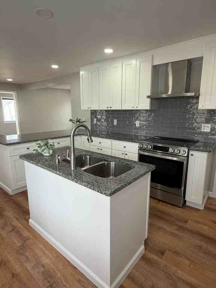 28 Quinn Rd - Photo 2 of 12