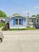 featured image of 3600 Sheffield Ave