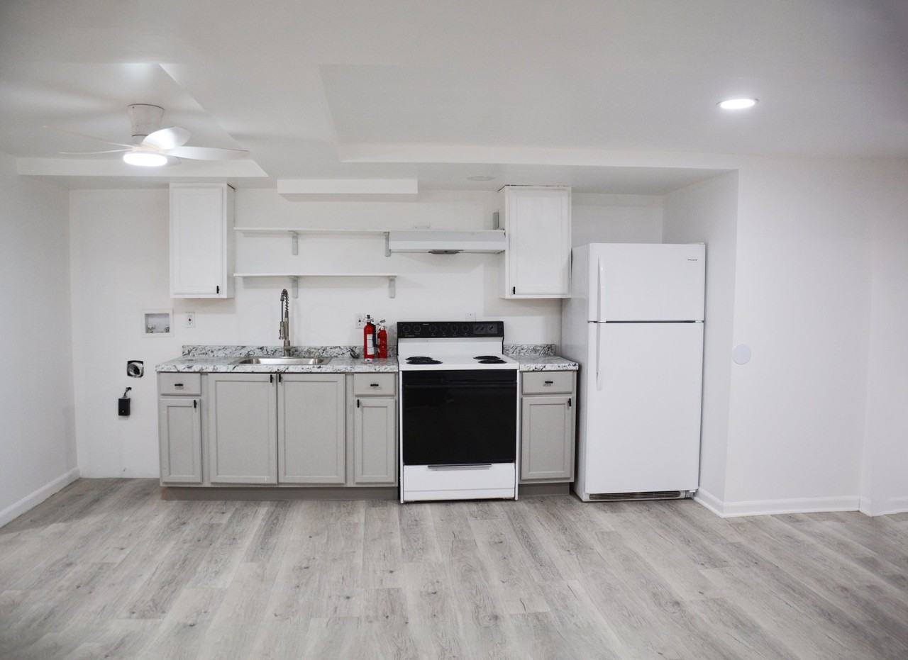 2350 Baldwin Ave #1B - Photo 3 of 7