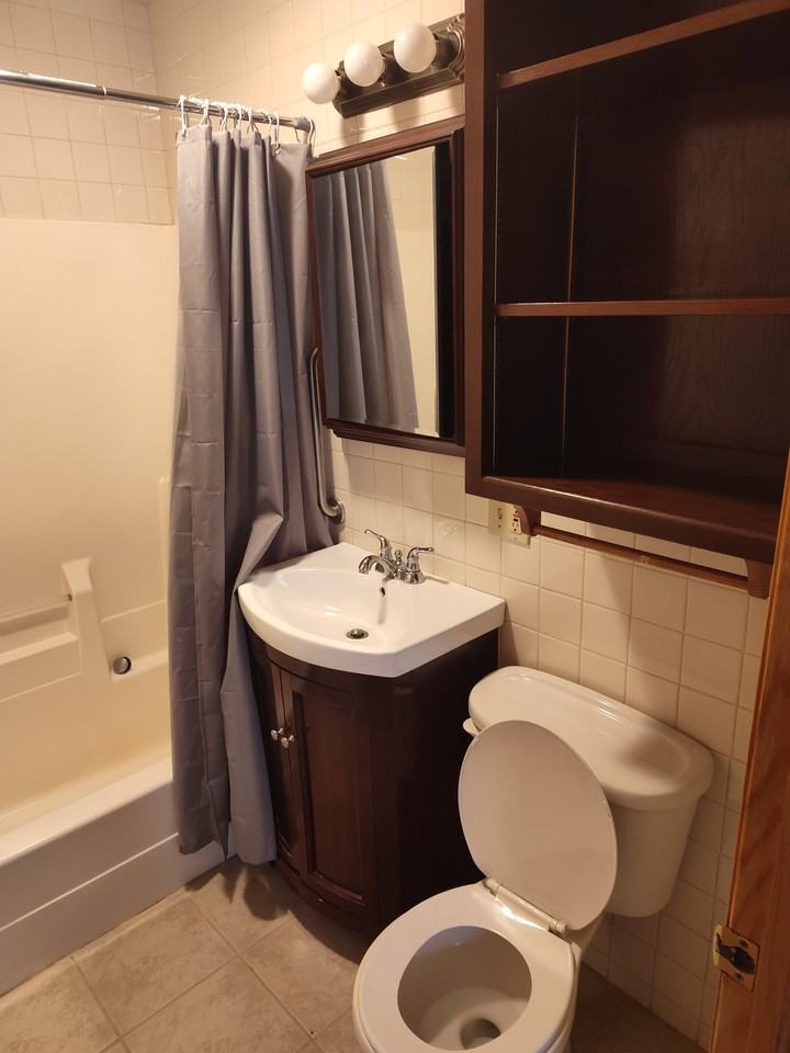 605 Bremer St #C - Photo 3 of 7