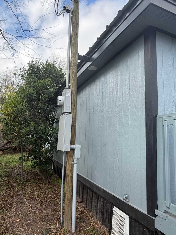 806 S Rusk Ave - Photo 4 of 18