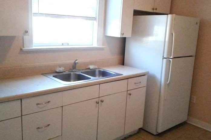 2604 Dellwood Ave - Photo 2 of 10