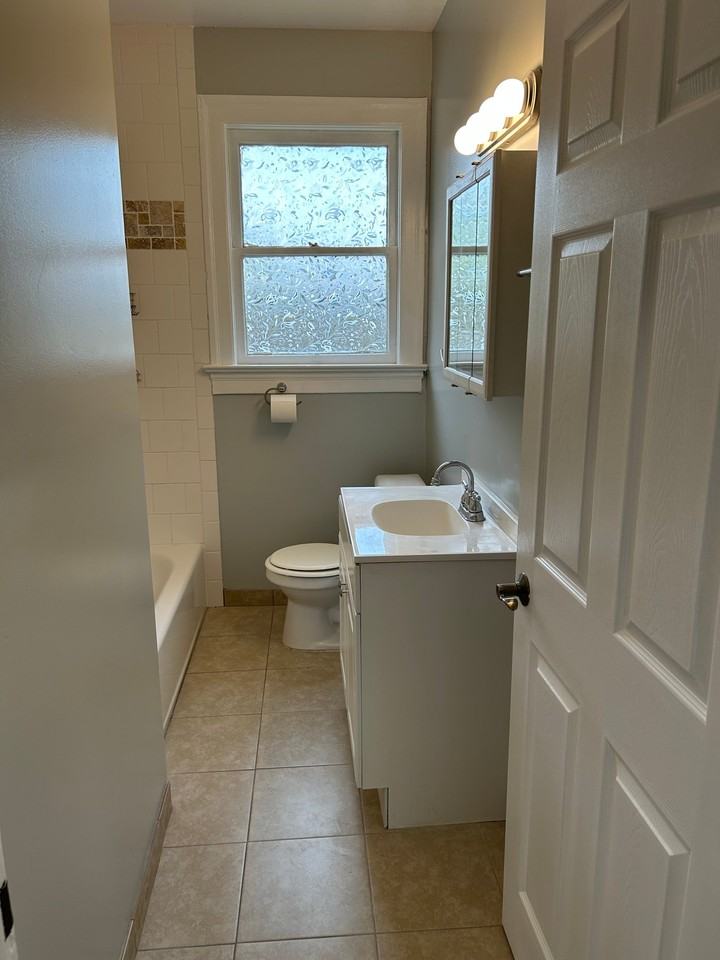 2604 Dellwood Ave - Photo 4 of 10