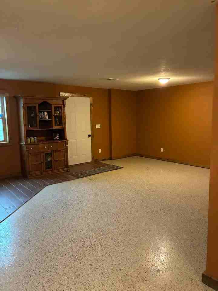 409 N Clark St - Photo 2 of 7