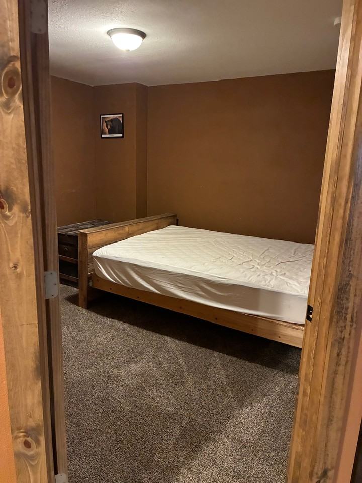 409 N Clark St - Photo 6 of 7