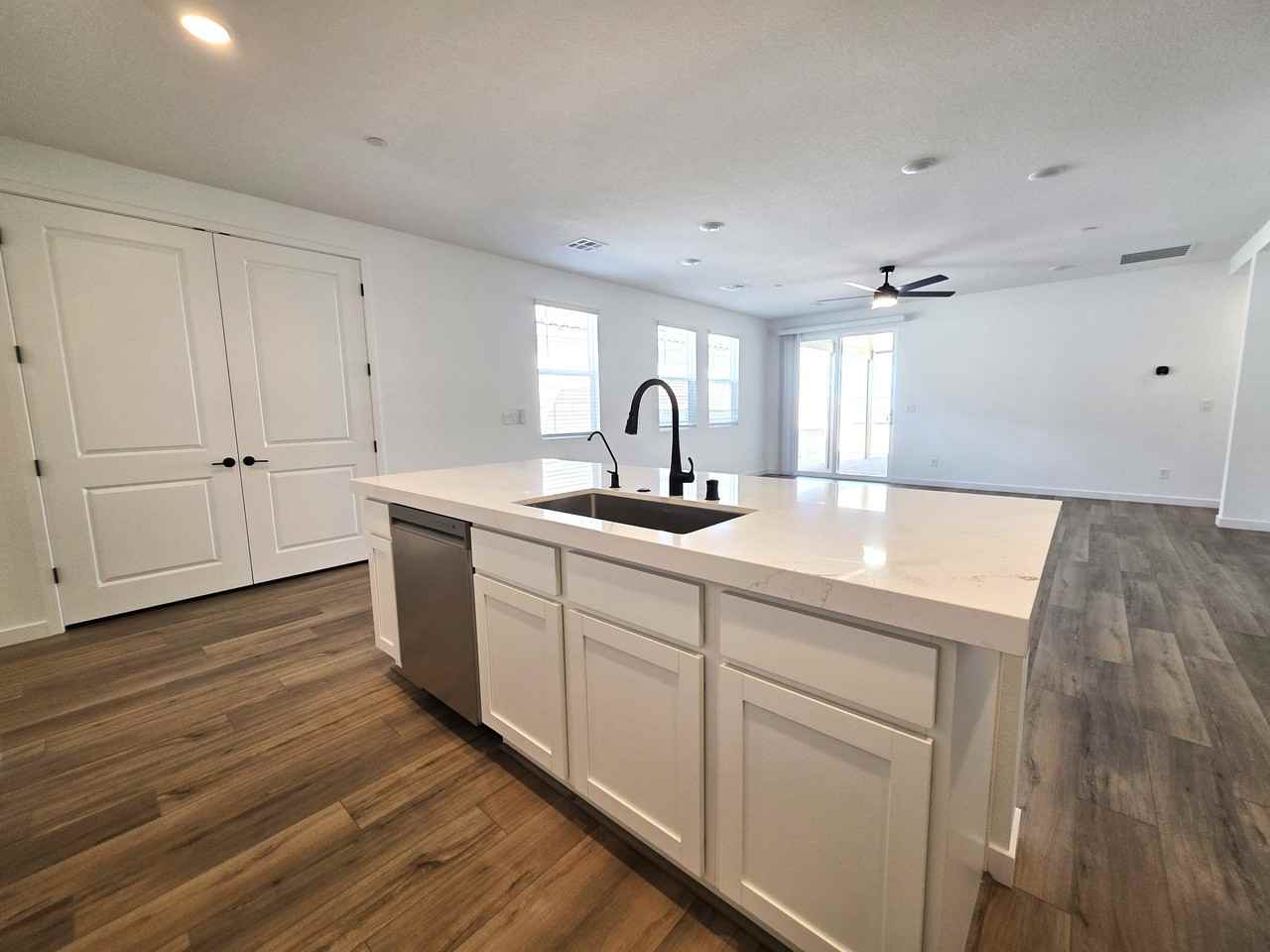 10113 Sequoia Falls Pl - Photo 4 of 20
