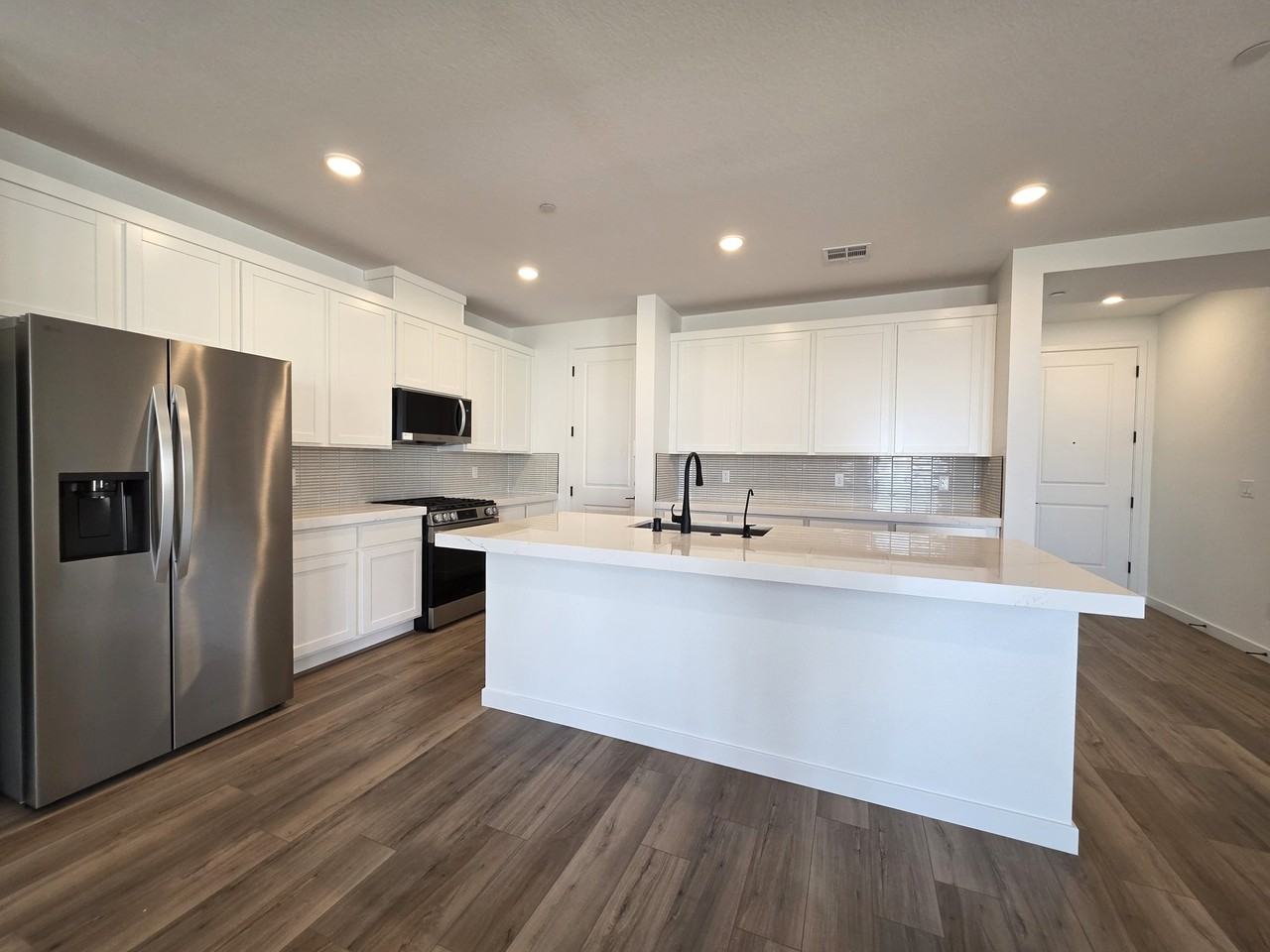 10113 Sequoia Falls Pl - Photo 5 of 20
