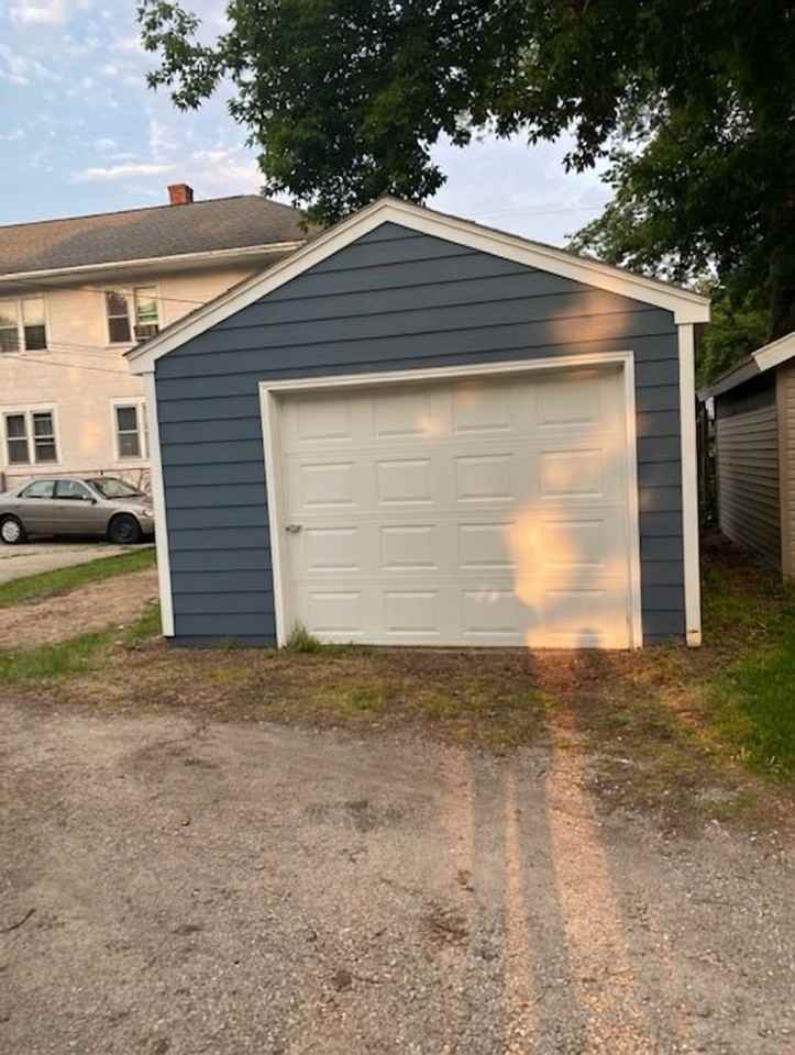 305 S Van Buren St - Photo 3 of 10