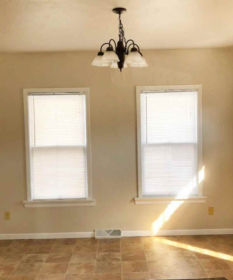 305 S Van Buren St - Photo 7 of 10