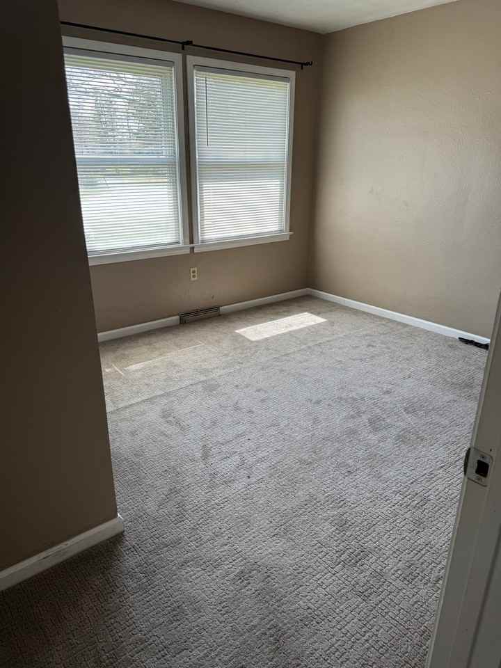 115 Adams St #2 - Photo 3 of 10