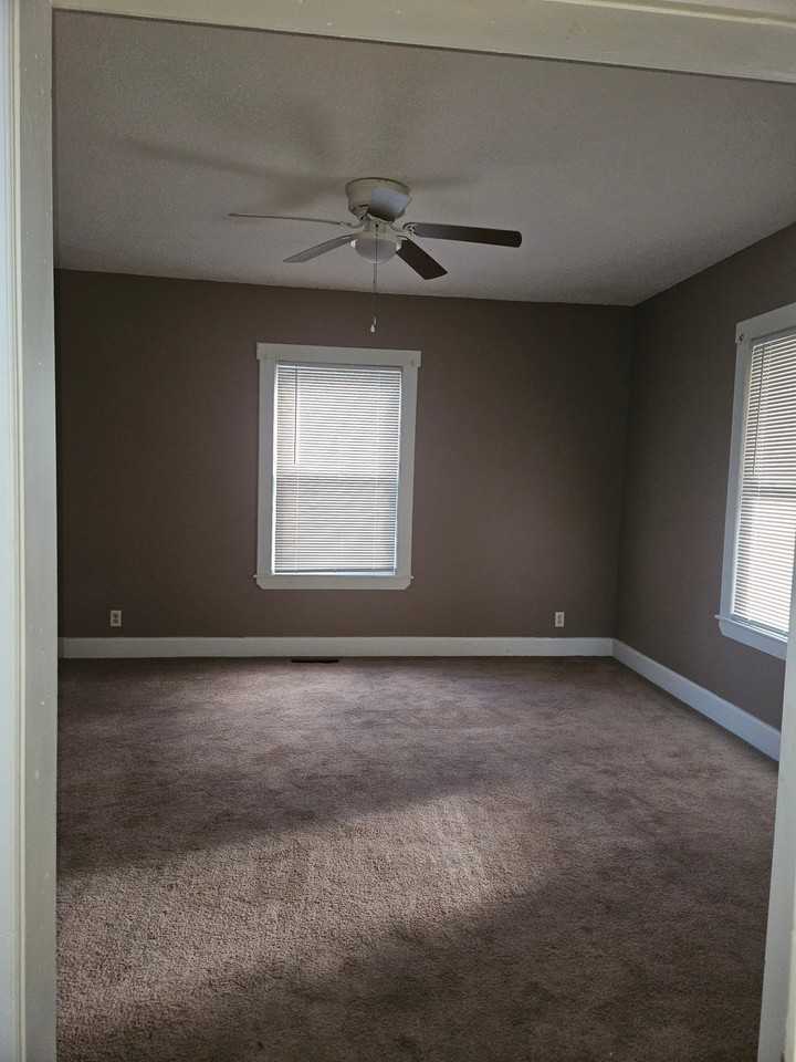 91 Andrew St - Photo 4 of 12