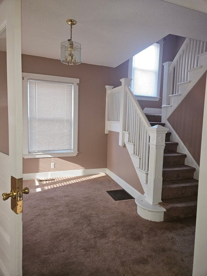 91 Andrew St - Photo 5 of 12