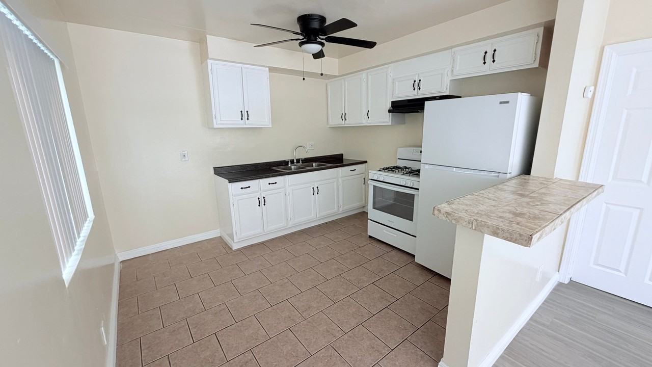 810 W Duarte Rd - Photo 5 of 16