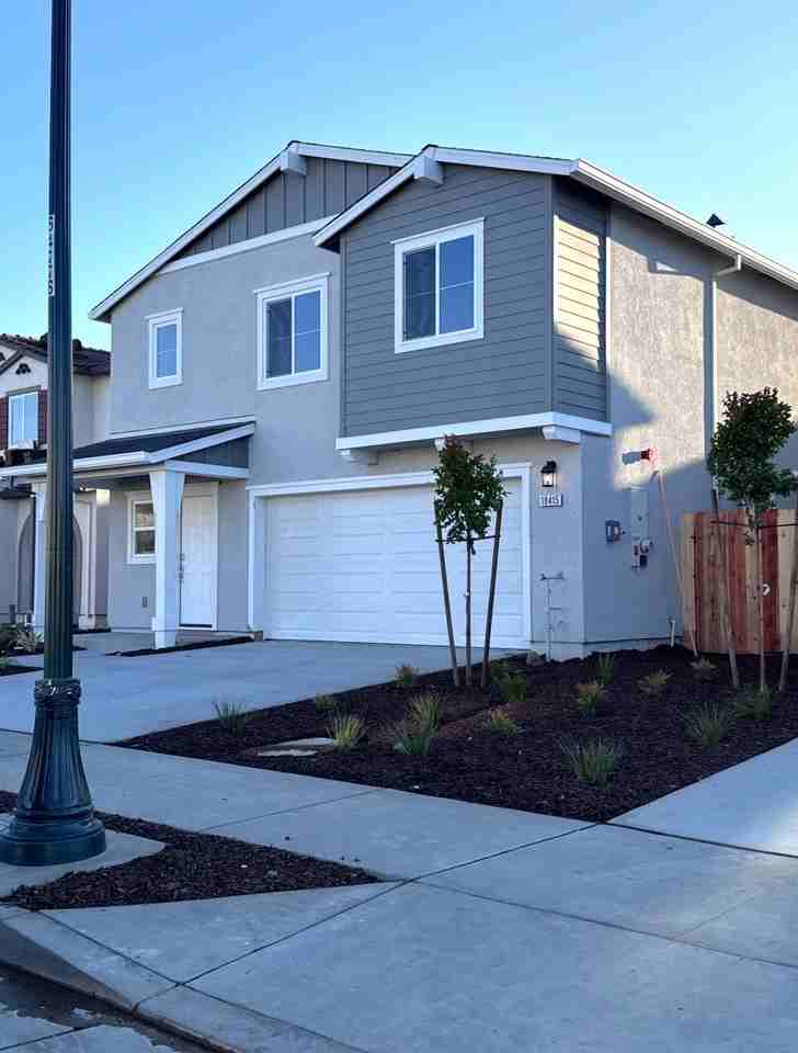 18415 Waterfront Way - Photo 2 of 19