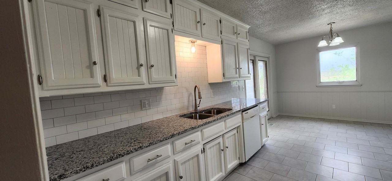 3517 N Glenoaks Dr - Photo 3 of 17