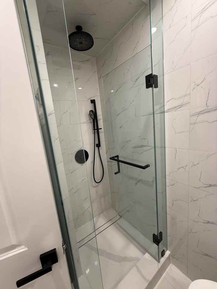 810 Bloor St W - Photo 6 of 12