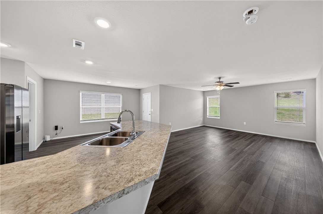 4404 Sw Sackett Ave - Photo 6 of 22