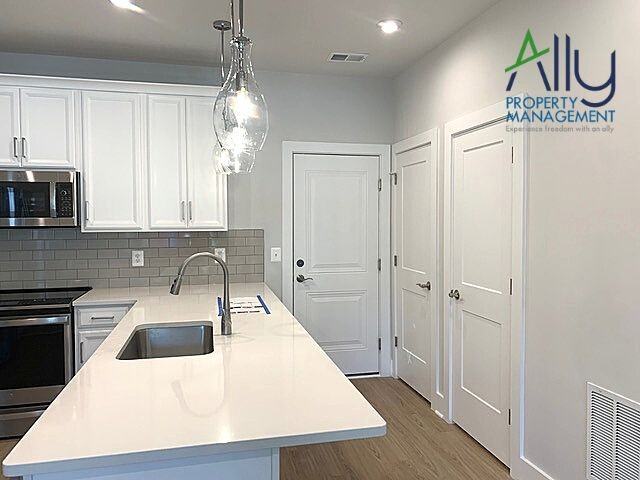 822 Wesley Ln #A - Photo 5 of 50