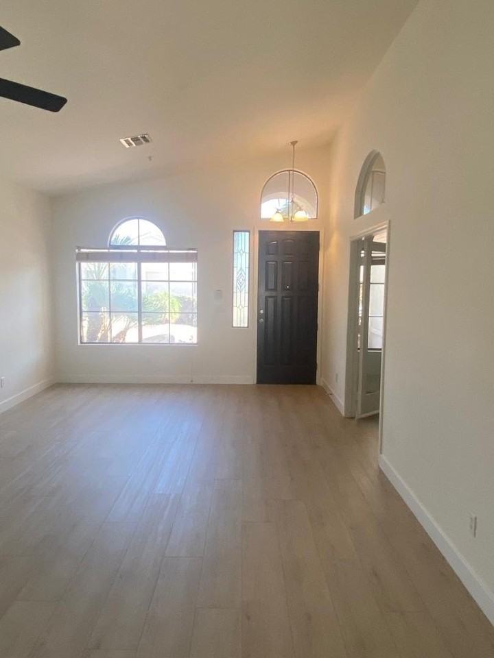 8122 E Theresa Dr - Photo 2 of 16